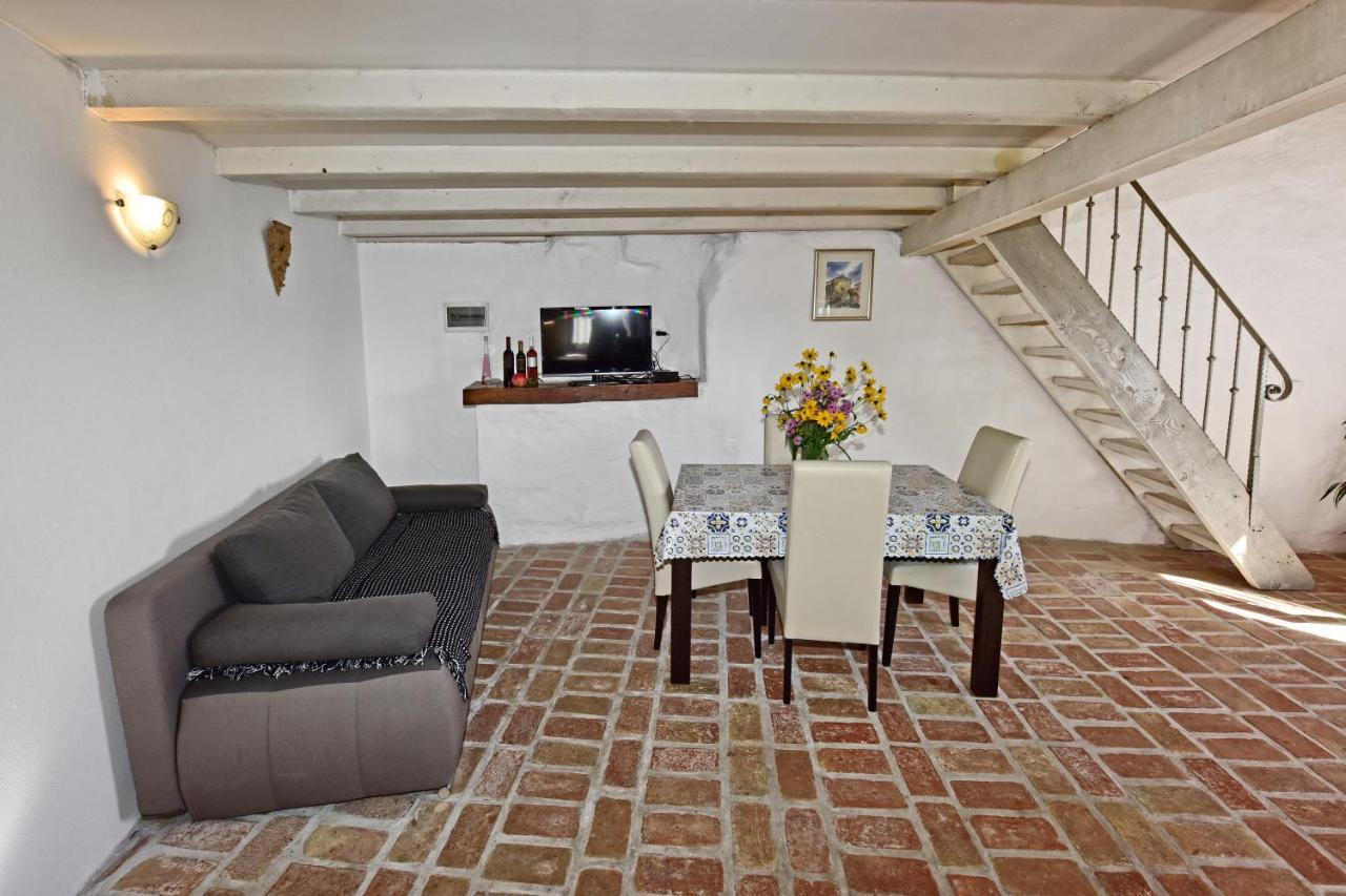 Fragola Apartment