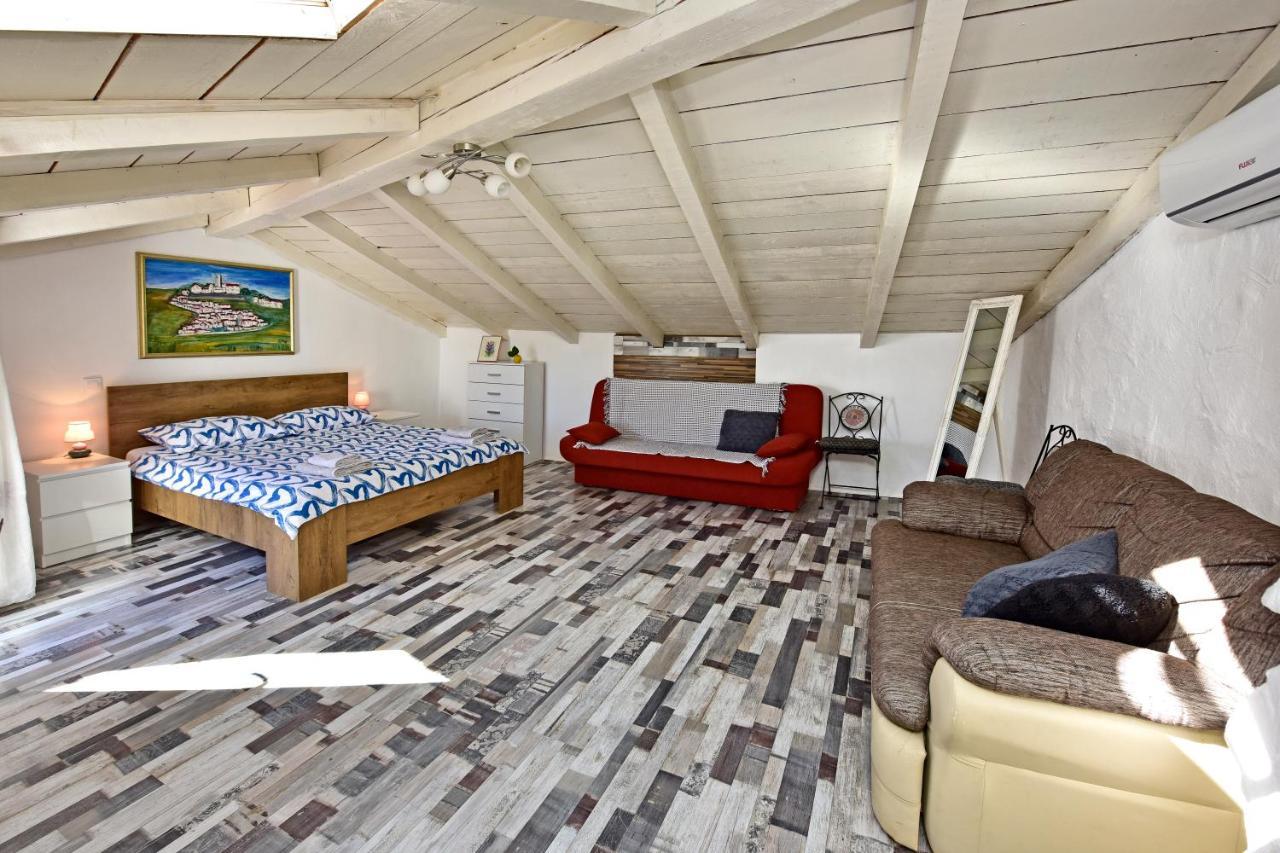 Fragola Apartment *